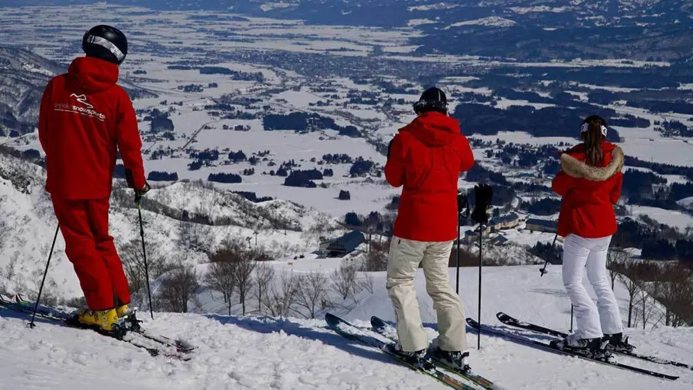 Arai Snow Resort Ski School